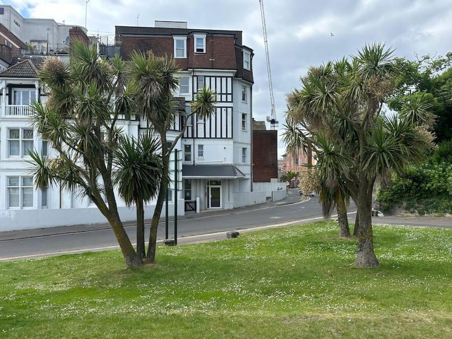 On The Beach Retreat Bornemouth Extérieur photo